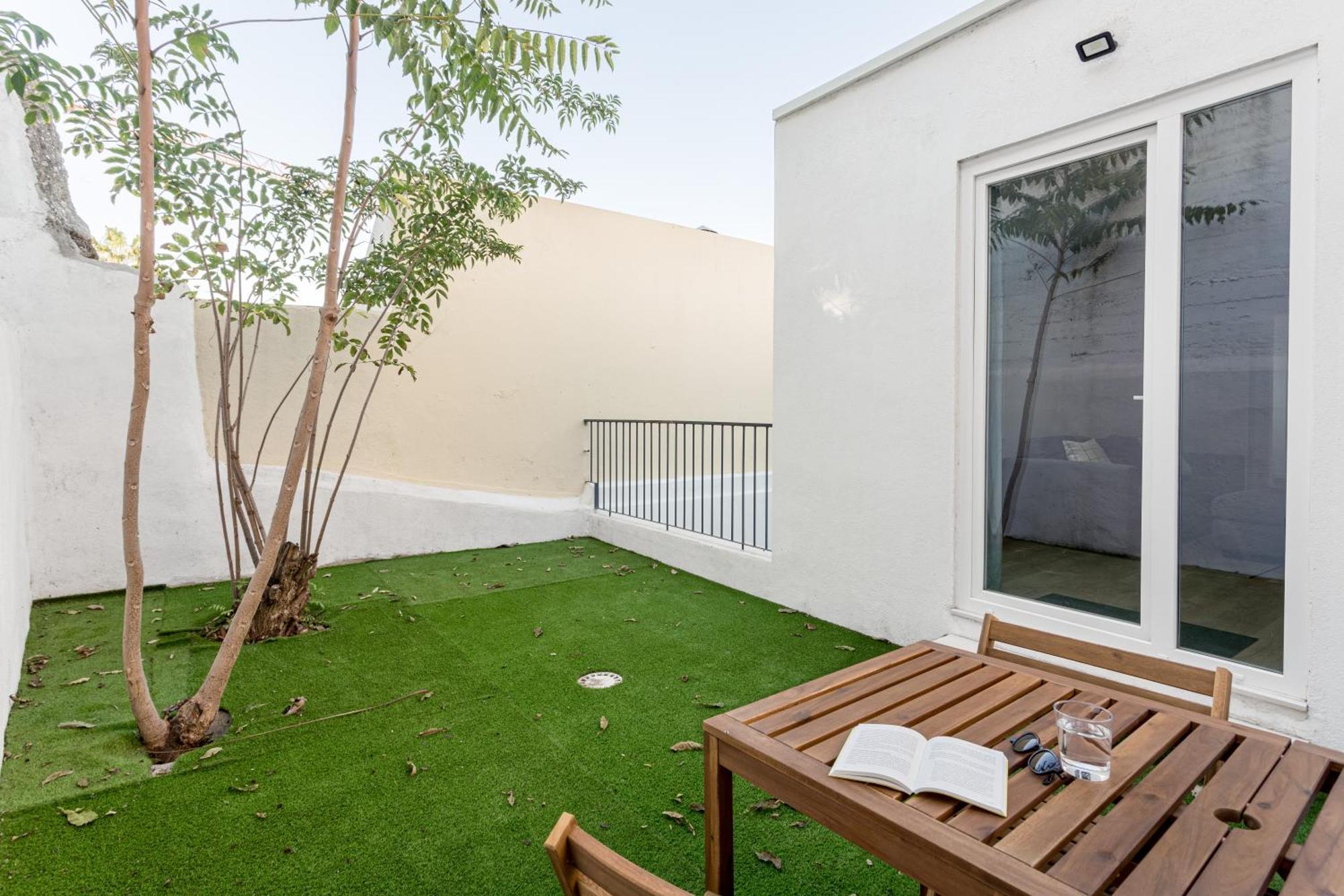 Joivy Minimalistic Apt W Patio In Principe Real Lisabona Exterior foto